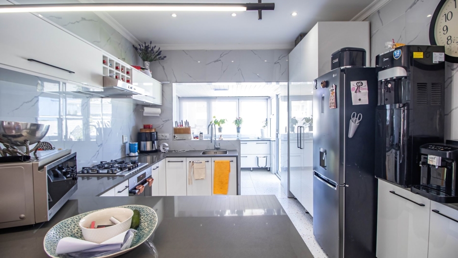 3 Bedroom Property for Sale in Heritage Park Western Cape